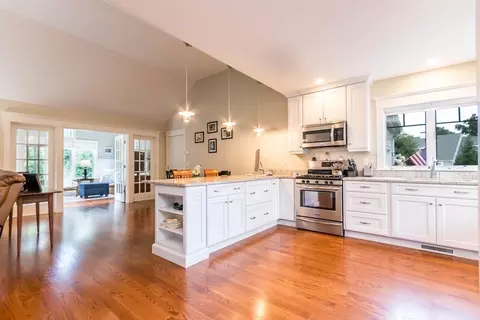 7 Spring Brook Ln, Barnstable, MA 02635 photo 8