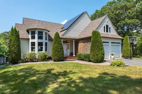 137 Rickenbacker Rd, Falmouth, MA 02536