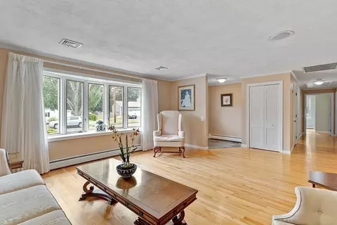 5 Locksley Rd, Danvers, MA 01923 photo 6