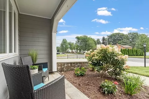 5 Locksley Rd, Danvers, MA 01923 photo 3