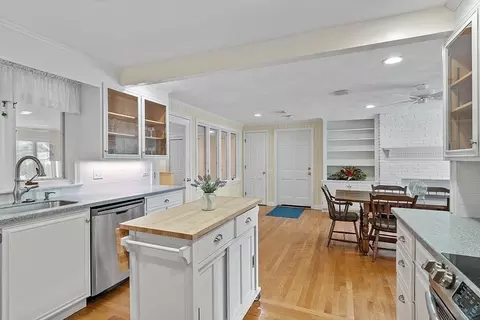 5 Locksley Rd, Danvers, MA 01923 photo 11