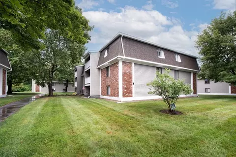 220 Bedford St #36, Bridgewater, MA 02324