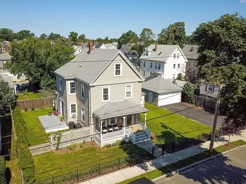 26 Hamilton St, Quincy, MA 02170