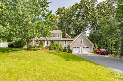 5 Stephanie Ln, Westfield, MA 01085