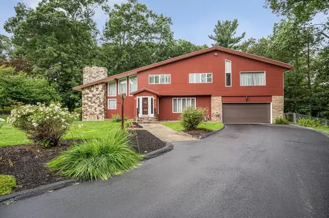 1 Hemlock Dr, Chelmsford, MA 01824