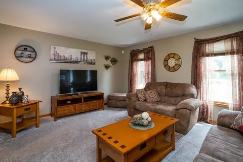 26 Peekskill Ave, Springfield, MA 01129 photo 17