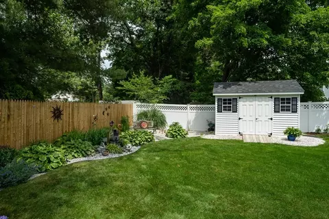 26 Peekskill Ave, Springfield, MA 01129 photo 10
