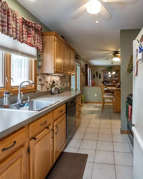 26 Peekskill Ave, Springfield, MA 01129 photo 26