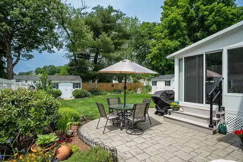 26 Peekskill Ave, Springfield, MA 01129 photo 5
