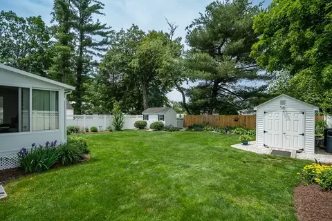 26 Peekskill Ave, Springfield, MA 01129 photo 9