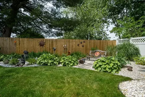 26 Peekskill Ave, Springfield, MA 01129 photo 11