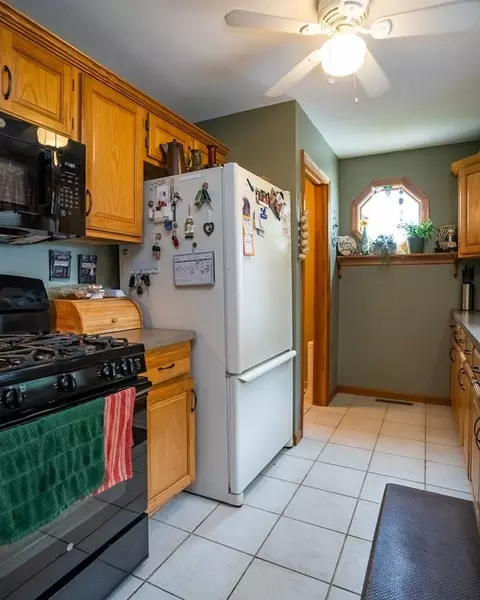 26 Peekskill Ave, Springfield, MA 01129 photo 24