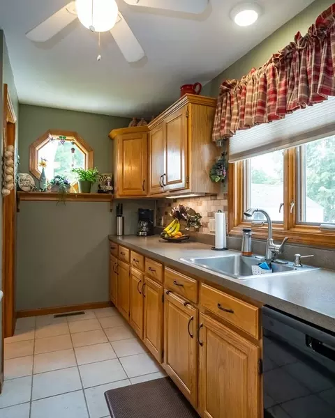 26 Peekskill Ave, Springfield, MA 01129 photo 25