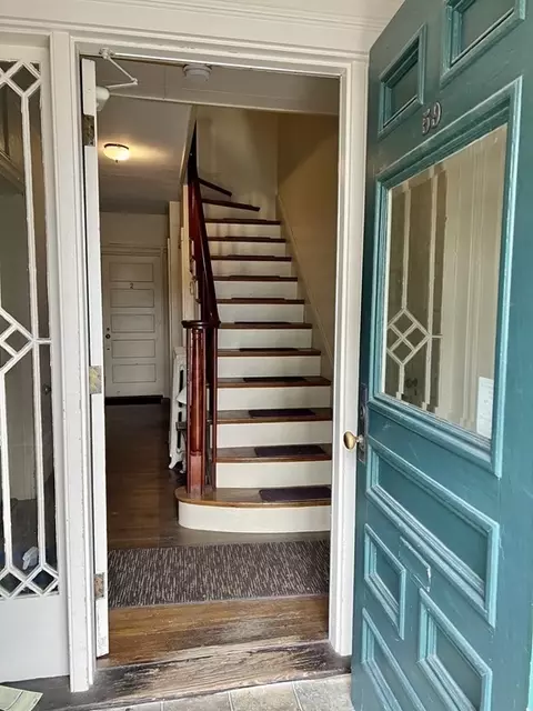 59 Gregory St, Marblehead, MA 01945 photo 2