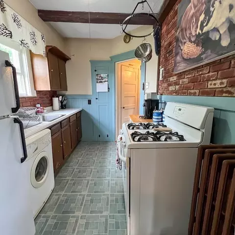 59 Gregory St, Marblehead, MA 01945 photo 9