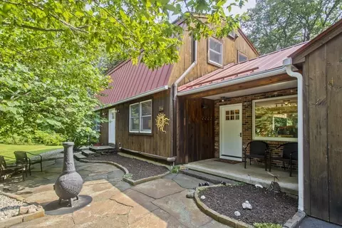 254 Bardwells Ferry Rd, Conway, MA 01341