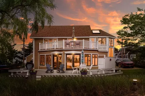 27 Harbor St, Newburyport, MA 01950