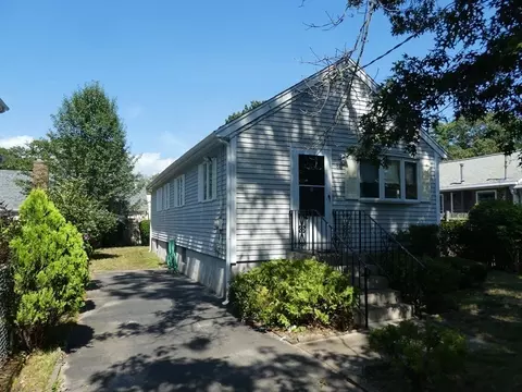 8 Shore Ave, Wareham, MA 02571 photo 2