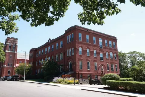 63 Illinois St #305, Worcester, MA 01610