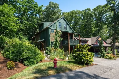 14 Hat Trick Dr, Plymouth, MA 02360