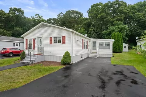 5 Merlin Dr, Attleboro, MA 02703