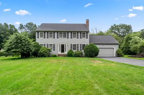 4 Piasecki Dr, Mansfield, MA 02048