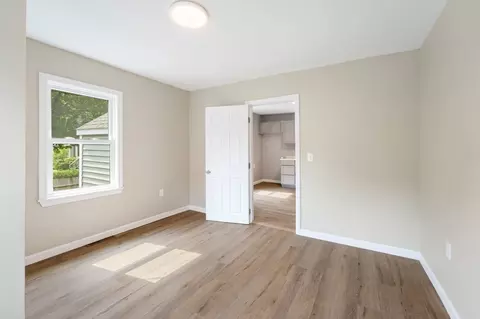 66 Roy Ave, Woonsocket, RI 02895 photo 4
