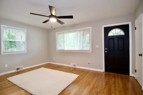 11 Aberdeen Rd, Springfield, MA 01109 photo 3