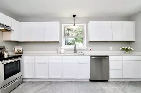 11 Aberdeen Rd, Springfield, MA 01109