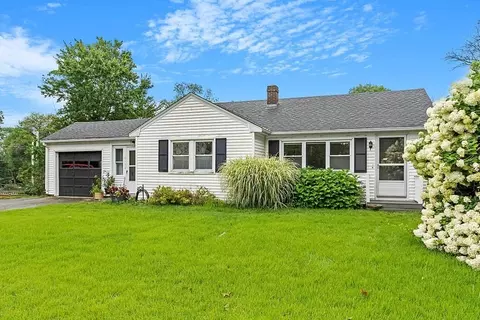 101-12 Main St, Groveland, MA 01834