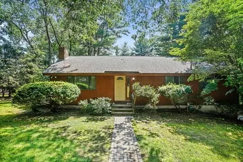 33 Hobbs Brook Rd, Weston, MA 02493