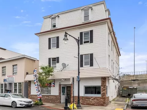 109 Millbury St, Worcester, MA 01610