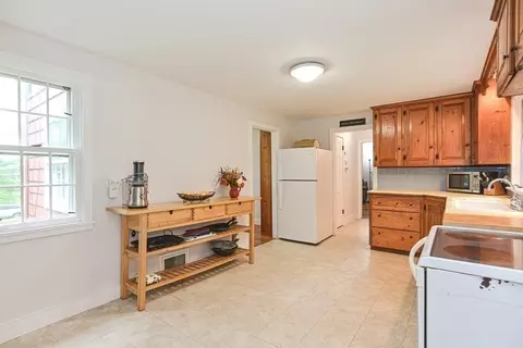 4 South St, Upton, MA 01568 photo 7