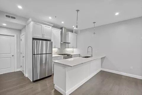 189 Trenton St #3, Boston, MA 02128