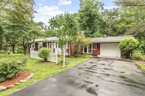 22 Fletcher St, Plainville, MA 02762