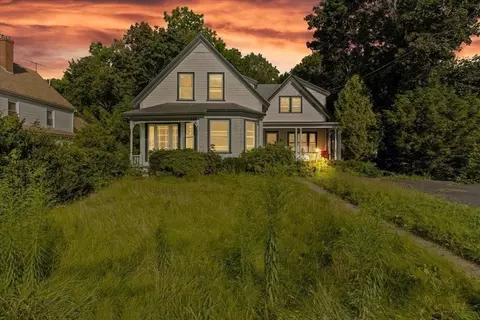 627 Washington St, Abington, MA 02351