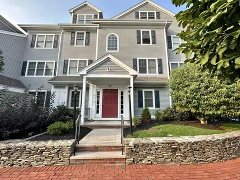 27 Maple St #B, Canton, MA 02021