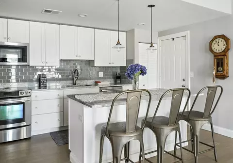 16 Walden Dr #18, Natick, MA 01760