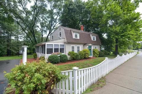 824 Pond St, Franklin, MA 02038