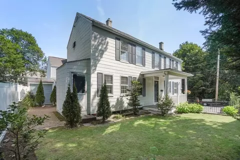 11 Beacon St, Woburn, MA 01801
