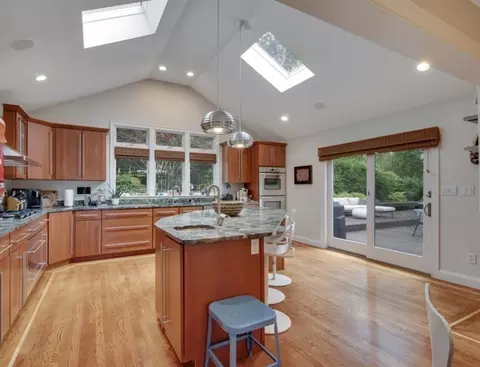 1886 Central Ave, Needham, MA 02492 photo 6