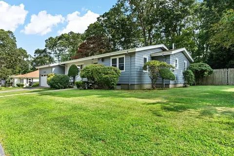 645 Florence St, Fall River, MA 02720 photo 3