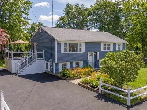 52 Dyer St, Billerica, MA 01862