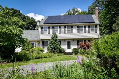4 Malden St, Natick, MA 01760