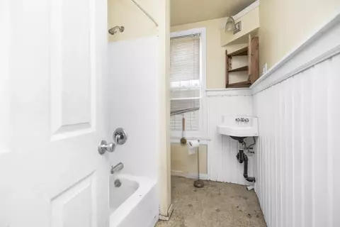 138 Grattan St, Chicopee, MA 01020 photo 14