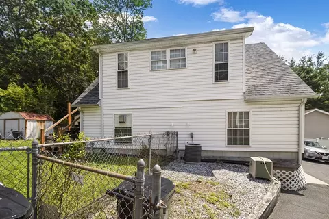 138 Grattan St, Chicopee, MA 01020 photo 8