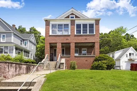 138 Grattan St, Chicopee, MA 01020 photo 2