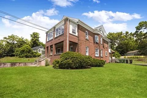 138 Grattan St, Chicopee, MA 01020