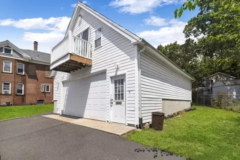 138 Grattan St, Chicopee, MA 01020 photo 6