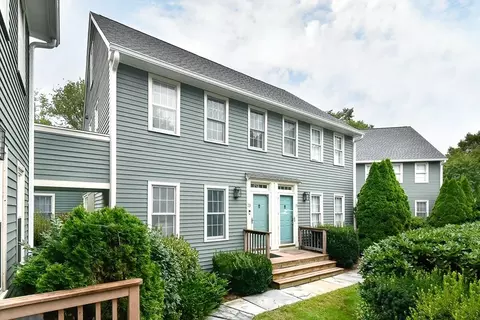 73 Brookdale Cir #73, Shrewsbury, MA 01545